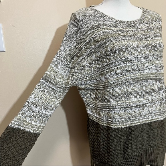 Caslon Colour Block Crewneck Sweater - Olive Green - Picture 3 of 9